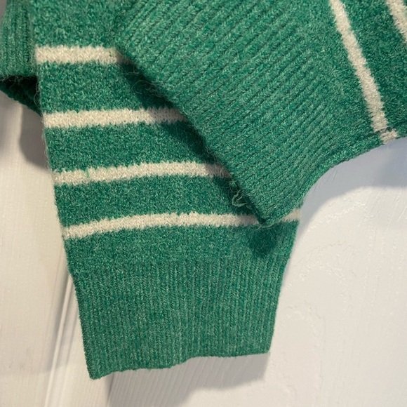 NWT Tilly’s Love Tree Size L Oversized Cropped Green Striped Pullover Sweater - Picture 5 of 12
